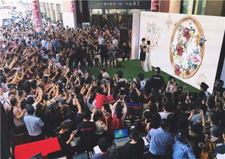 �w��֥�@�G���಩��Ҽ�����ɼ���W���R˹���u��������F(xi��n)��(ch��ng)