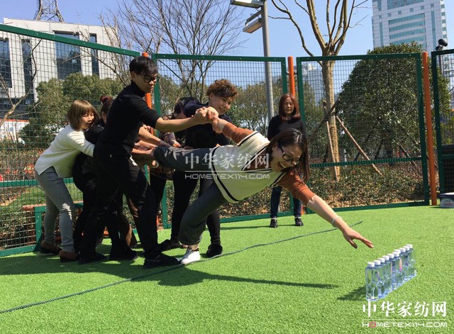 �Pʢ�Ҽ�2017������Ʒȫ��(gu��)Ѳ����Ӗ(x��n)��(hu��)����һվ�ڽ�����ʽ���_�Ļ��