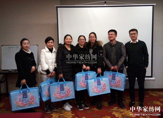 �Pʢ�Ҽ�2017������Ʒȫ��(gu��)Ѳ����Ӗ(x��n)��(hu��)����һվ�ڽ�����ʽ���_�Ļ��