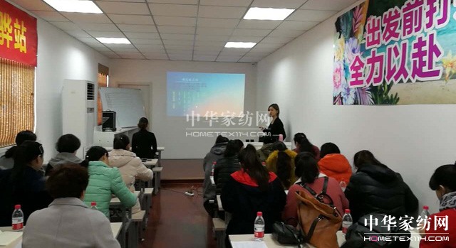 �Pʢ�Ҽ�����Ӣ�Ƽ��S�����(m��ng)��Ⱥ�t����־�ڎp����