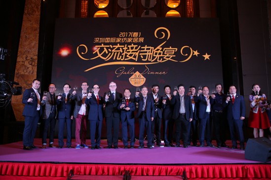 �^���_��,�_��(chu��ng)���H���r�л��l(f��)չ�r��