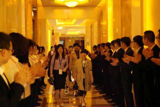 ���R���Ҽ�2017�ﶬ��Ʒ�l(f��)�����A�M��Ļ