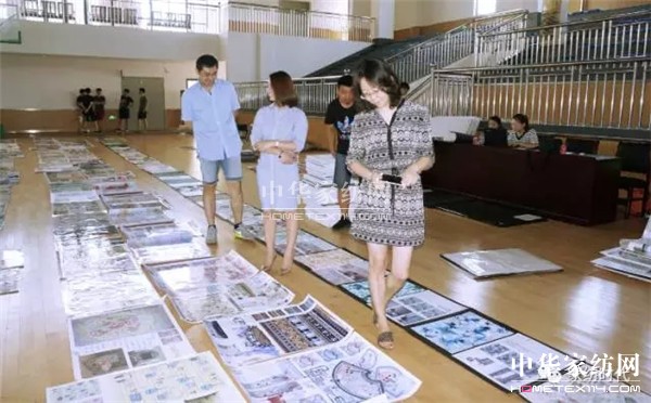 �ư���һ��ɫˇ�p�^�Į��������ں�������չ�_����