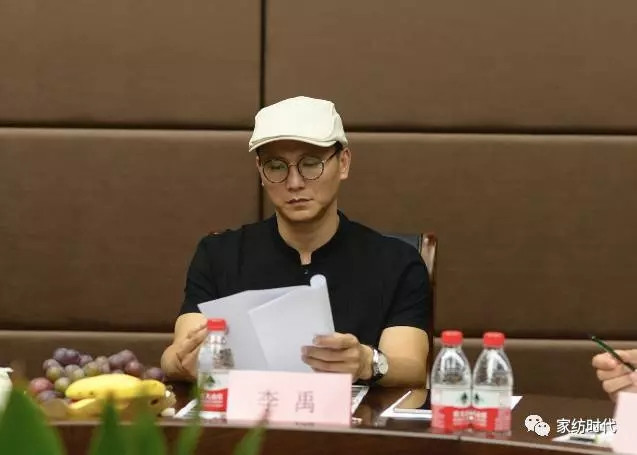 ��һ��(ch��ng)�O(sh��)Ӌ(j��)�L(f��ng)�����򺣌��������wܛ�b�O(sh��)Ӌ(j��)�M���\�������������_�u(p��ng)��