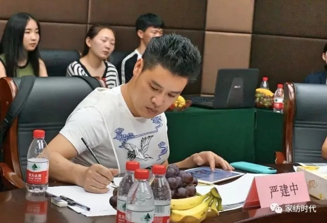 ��һ��(ch��ng)�O(sh��)Ӌ(j��)�L(f��ng)�����򺣌��������wܛ�b�O(sh��)Ӌ(j��)�M���\�������������_�u(p��ng)��