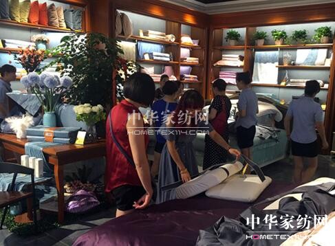 ��ɽ�Ђ�Ʒ�ƽЄPʢ�������ҵ��_�I(y��)���_�I(y��)��һ���˚ⱬ����