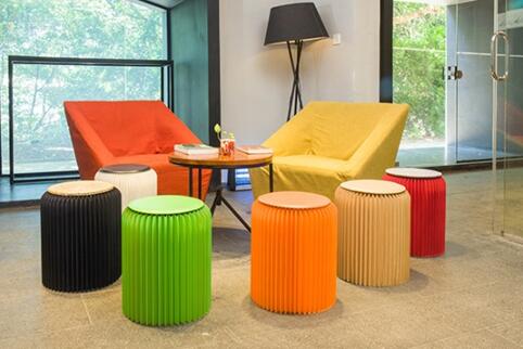 ���ڶYƷ�Ҿ�չ�����p���Լ��Y(ji��)�³���(g��)�ԶYٛ(z��ng)Ʒ