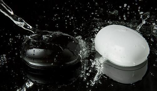 ���ڶYƷ�Ҿ�չ�����p���Լ��Y(ji��)�³���(g��)�ԶYٛ(z��ng)Ʒ