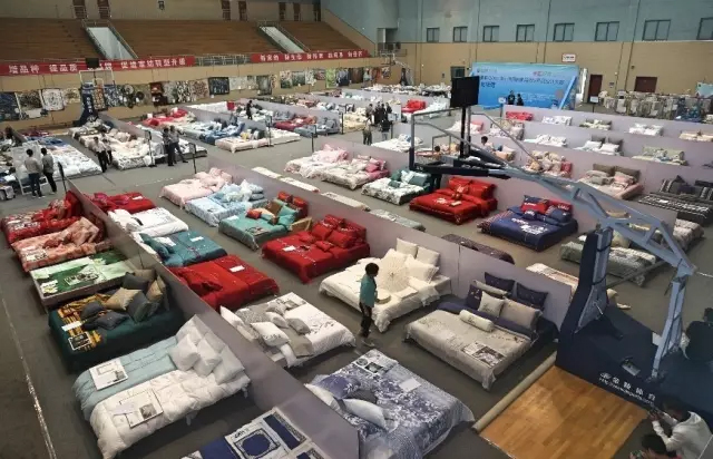 �Ҹ�������ζϯ����ͨ������������300���Ҽ��a(ch��n)Ʒ��Ů�����