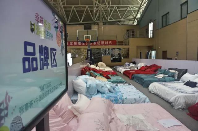 �Ҹ�������ζϯ����ͨ������������300���Ҽ��a(ch��n)Ʒ��Ů�����