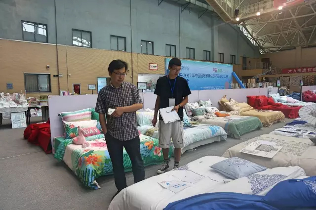 �Ҹ�������ζϯ����ͨ������������300���Ҽ��a(ch��n)Ʒ��Ů��ʣ�