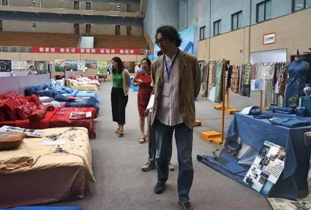 �Ҹ�������ζϯ����ͨ������������300���Ҽ��a(ch��n)Ʒ��Ů�����