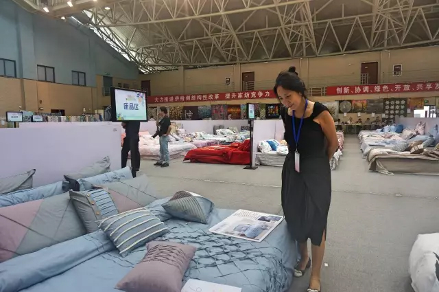 �Ҹ�������ζϯ����ͨ������������300���Ҽ��a(ch��n)Ʒ��Ů�����