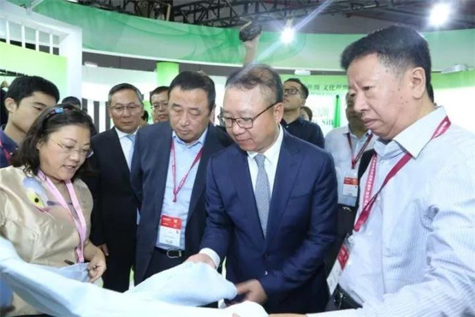 ���@�������(gu��)�L(f��ng)�����м�(li��n)���＾(li��n)չ���_Ļ