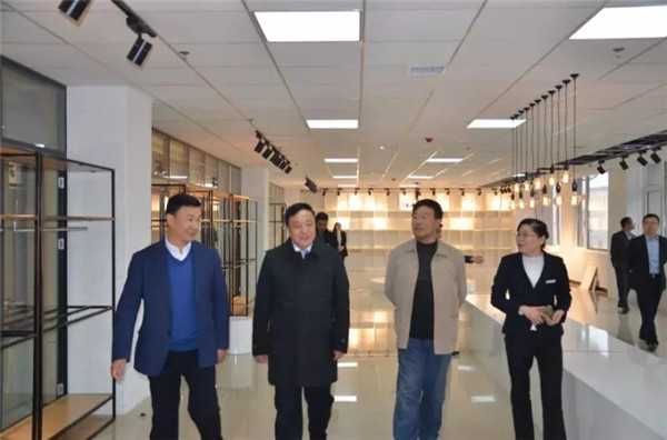 ��P(y��ng)��ģ�������w���Ҽo(j��)���^���м�(li��n)���衰�ۇ����x�������ء�