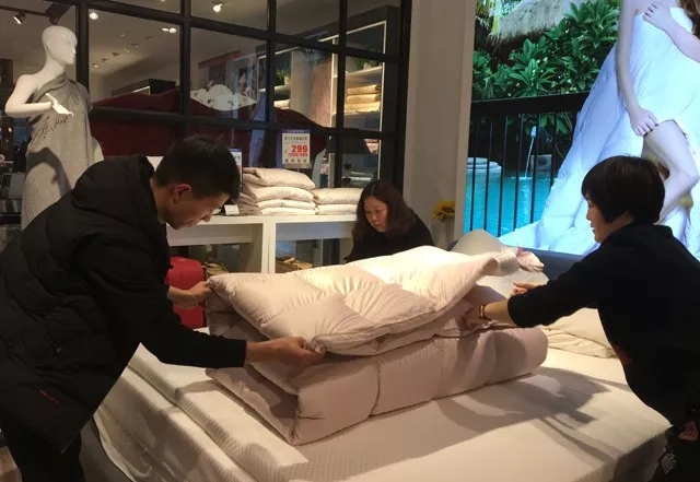 �Pʢ�Ҽ���Ӣ��Ӗ����2018��Ʒ��Ӗ���ի@�M�M��