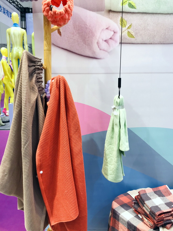 ���ϰ�ɫǧˇ���x����(gu��)�W(xu��)ë��--�L�ӱ�ǧˇ����Ʒ�������޹�˾���T(m��n)�˴�����(qi��ng)