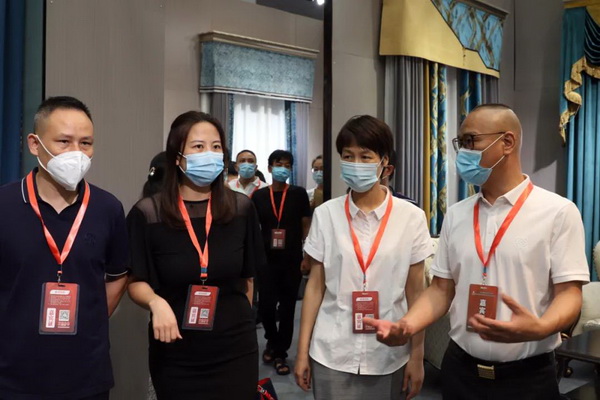 ���ƽz·��ӿƷ�ơ�ӭ�ںϡ�����չ--2020�򴰺���ˇչ�_Ļ