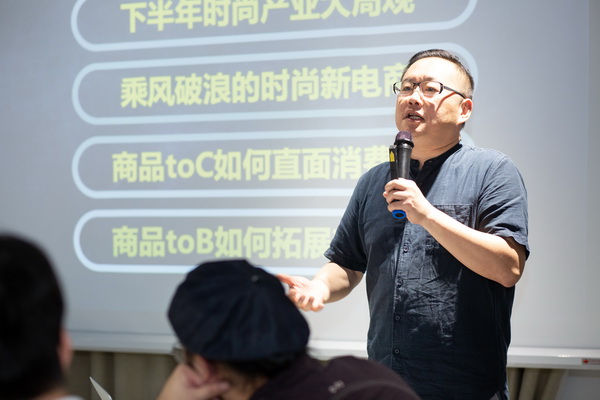 ��������r(sh��)�����h�r(sh��)��δ��(l��i)�l(f��)չ�����}Փ���ں��ݽz�IС�(zh��n)�e��